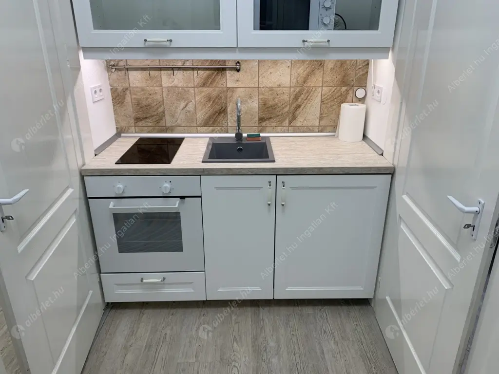 Kiadó albérlet 190000 Ft/hó áron: Budapest, VIII. kerület  Alföldi utca. Mérete: 38 nm, 1 szobás | Alberlet.hu - 6559841