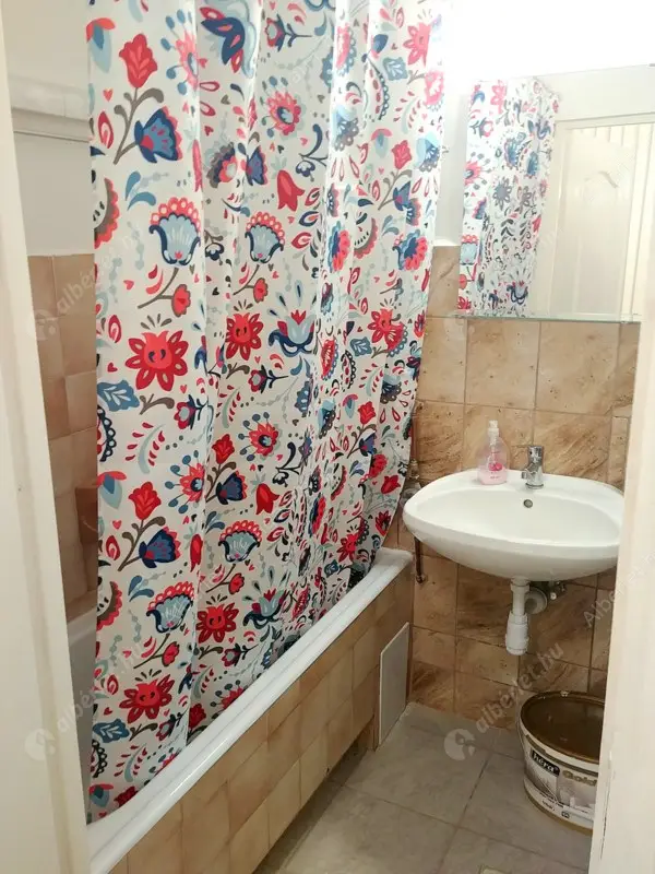 Kiadó albérlet 190000 Ft/hó áron: Budapest, VIII. kerület  Alföldi utca. Mérete: 38 nm, 1 szobás | Alberlet.hu - 6559848