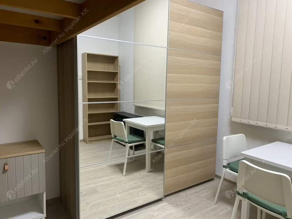 Kiadó albérlet 180000 Ft/hó áron: Budapest, VIII. kerület  Alföldi utca. Mérete: 38 nm, 1 szobás | Alberlet.hu - 6620173