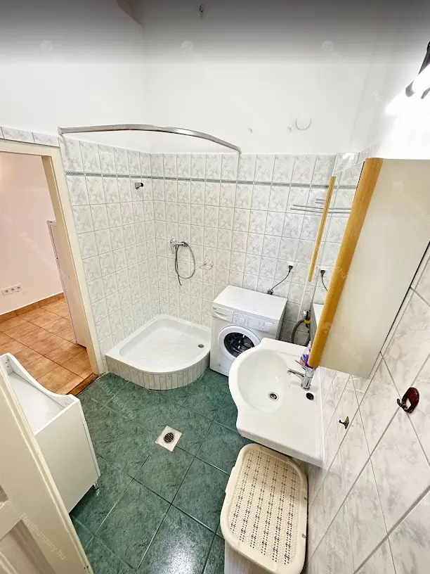 Kiadó albérlet 280000 Ft/hó áron: Budapest, VIII. kerület  Auróra utca. Mérete: 62 nm, 2 szobás | Alberlet.hu - 6709485