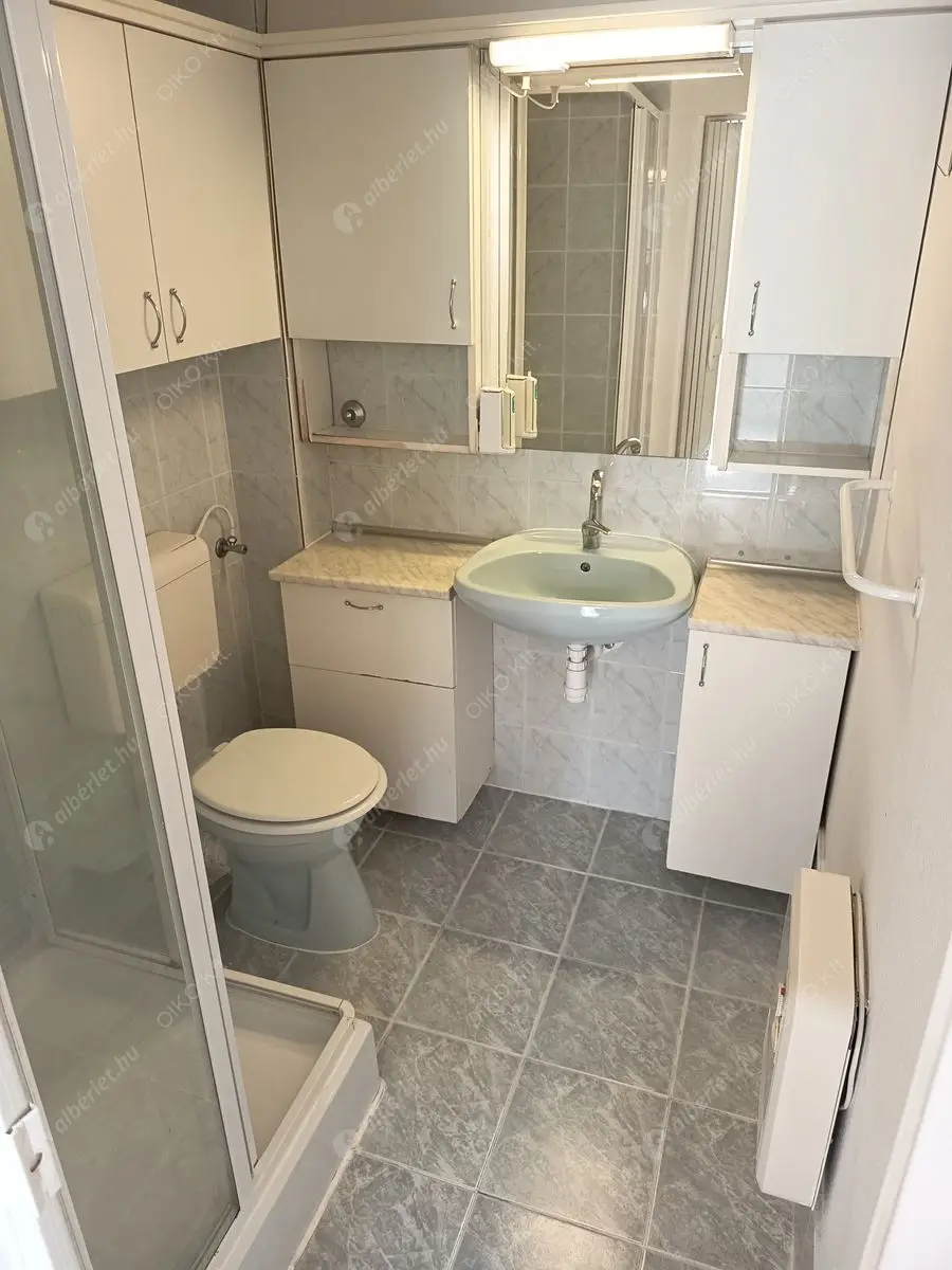 Kiadó albérlet 175000 Ft/hó áron: Budapest, VIII. kerület  Baross tér. Mérete: 35 nm, 1 szobás | Alberlet.hu - 6544395