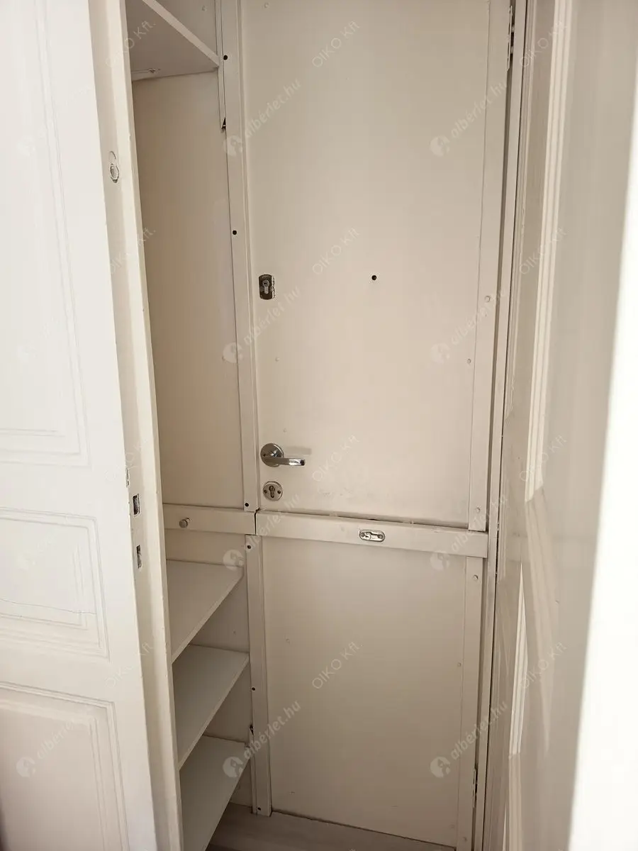 Kiadó albérlet 175000 Ft/hó áron: Budapest, VIII. kerület  Baross tér. Mérete: 35 nm, 1 szobás | Alberlet.hu - 6544401