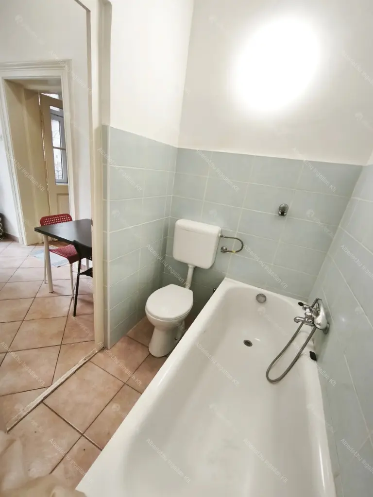 Kiadó albérlet 170000 Ft/hó áron: Budapest, VIII. kerület  Baross utca. Mérete: 25 nm, 1 szobás | Alberlet.hu - 6679047