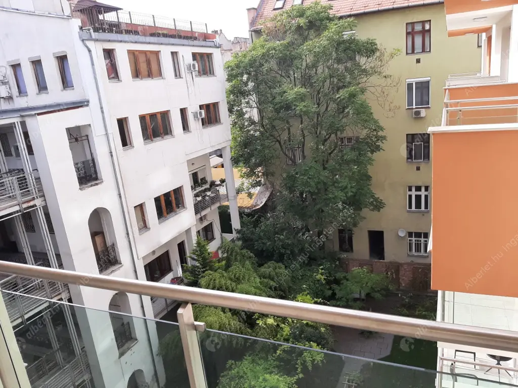 Kiadó albérlet 280000 Ft/hó áron: Budapest, VIII. kerület  Baross utca. Mérete: 32 nm, 1 szobás | Alberlet.hu - 6514889