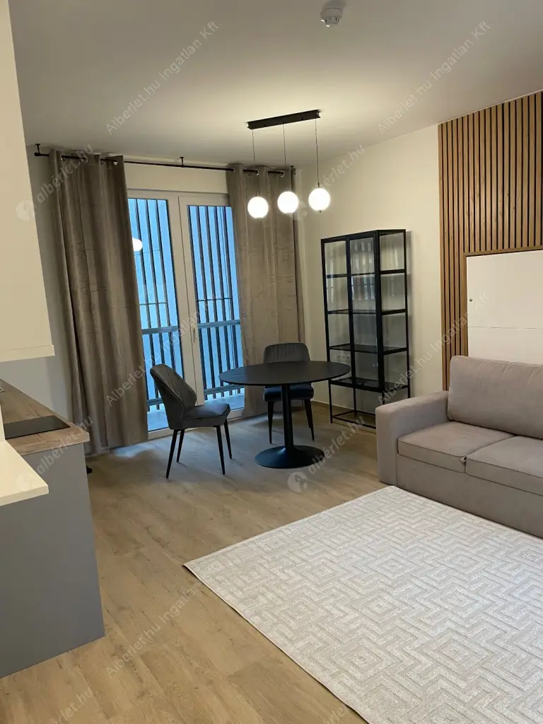 Kiadó albérlet 280000 Ft/hó áron: Budapest, VIII. kerület  Baross utca. Mérete: 32 nm, 1 szobás | Alberlet.hu - 6514893