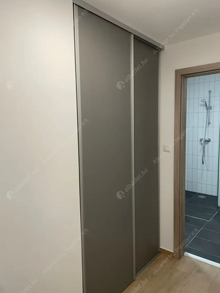 Kiadó albérlet 280000 Ft/hó áron: Budapest, VIII. kerület  Baross utca. Mérete: 32 nm, 1 szobás | Alberlet.hu - 6514895