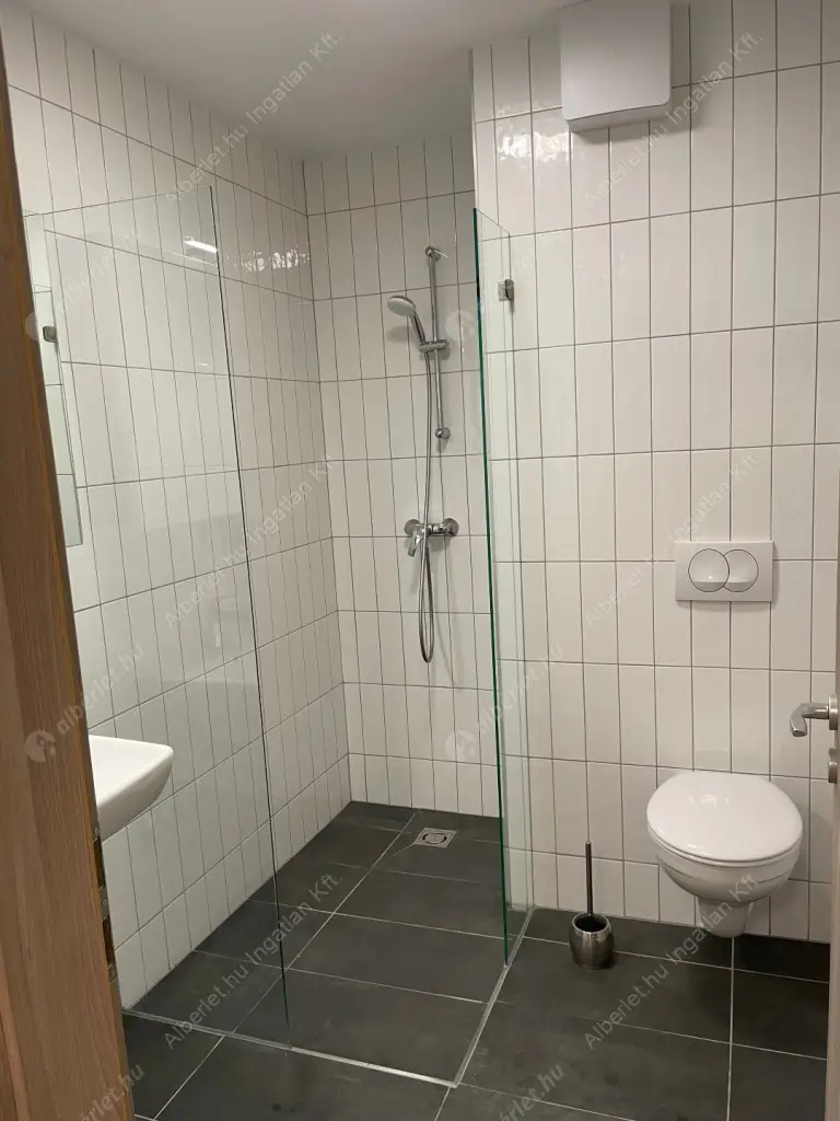 Kiadó albérlet 280000 Ft/hó áron: Budapest, VIII. kerület  Baross utca. Mérete: 32 nm, 1 szobás | Alberlet.hu - 6514898