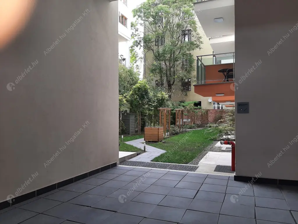 Kiadó albérlet 280000 Ft/hó áron: Budapest, VIII. kerület  Baross utca. Mérete: 32 nm, 1 szobás | Alberlet.hu - 6514905