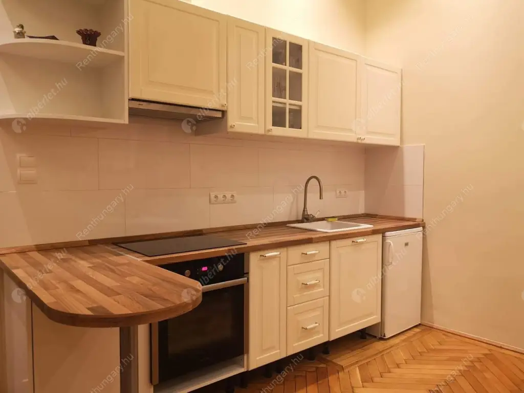 Kiadó albérlet 220000 Ft/hó áron: Budapest, VIII. kerület  Baross utca. Mérete: 44 nm, 2 szobás | Alberlet.hu - 6568994