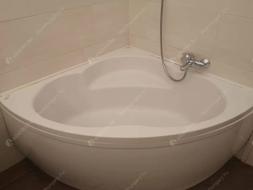 Kiadó albérlet 200000 Ft/hó áron: Budapest, VIII. kerület  Baross utca. Mérete: 44 nm, 2 szobás | Alberlet.hu - 6596603