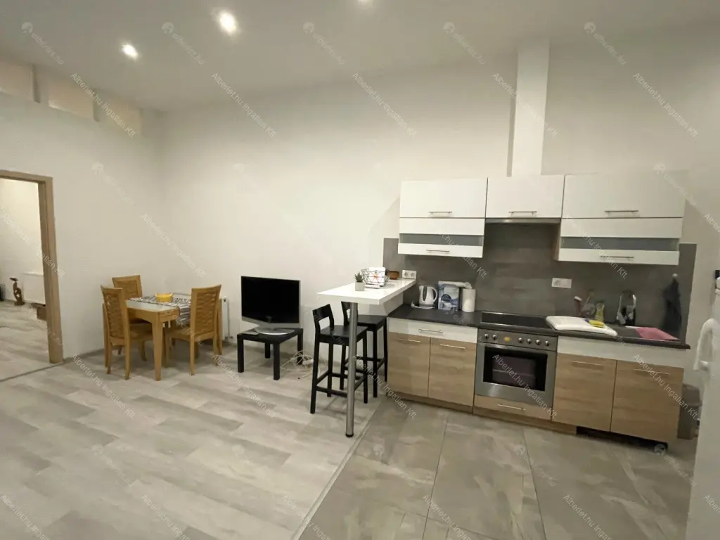 Kiadó albérlet 290000 Ft/hó áron: Budapest, VIII. kerület  Baross utca. Mérete: 58 nm, 3 szobás | Alberlet.hu - 6683336