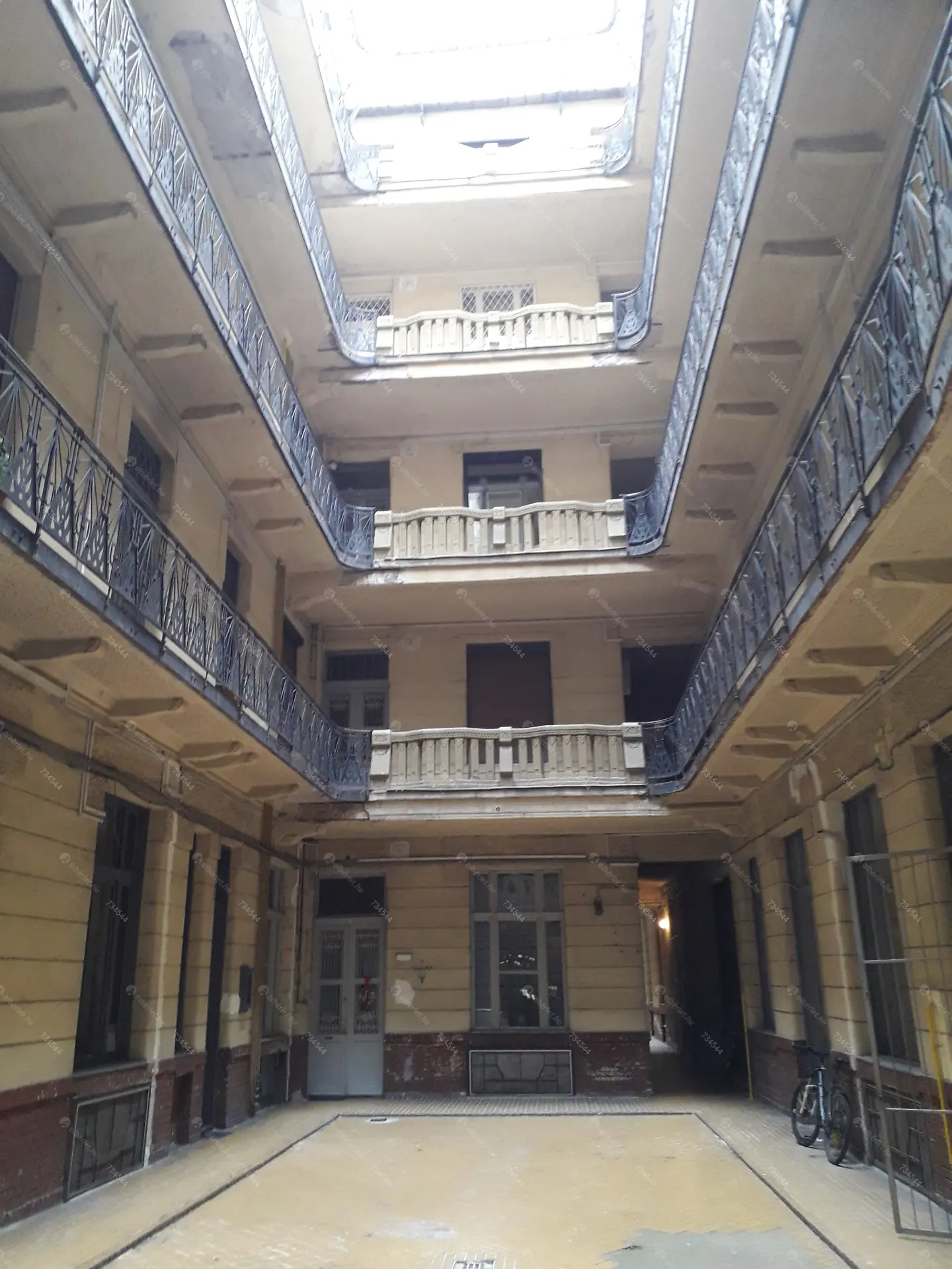 Kiadó albérlet 270000 Ft/hó áron: Budapest, VIII. kerület  Baross utca. Mérete: 62 nm, 2 szobás | Alberlet.hu - 6072437