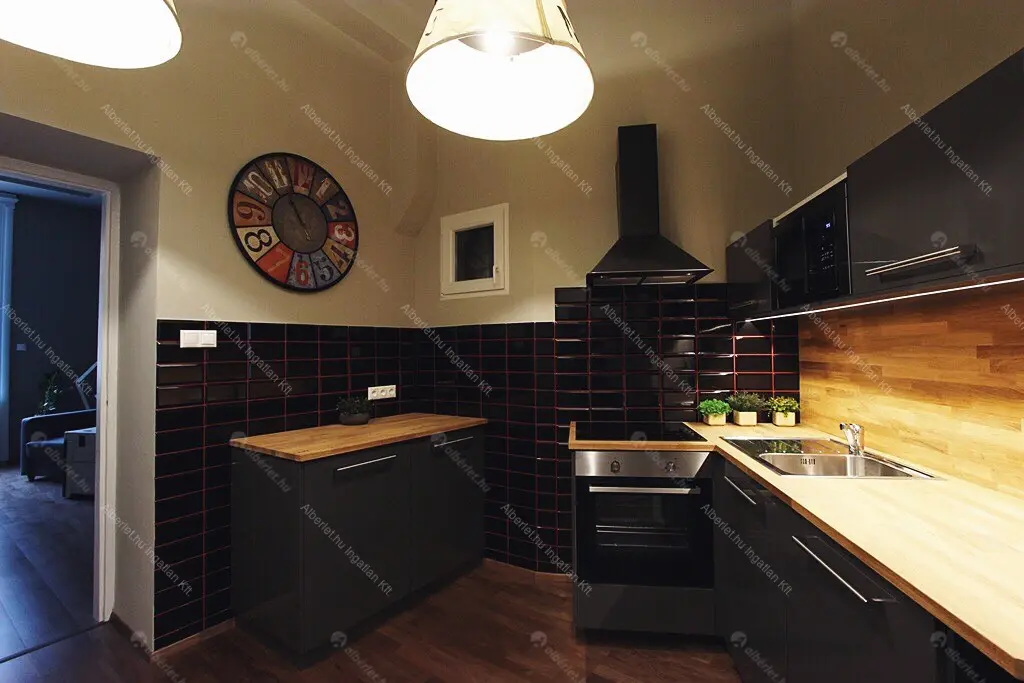 Kiadó albérlet 685000 Ft/hó áron: Budapest, VIII. kerület  Baross utca. Mérete: 72 nm, 3 szobás | Alberlet.hu - 6660573