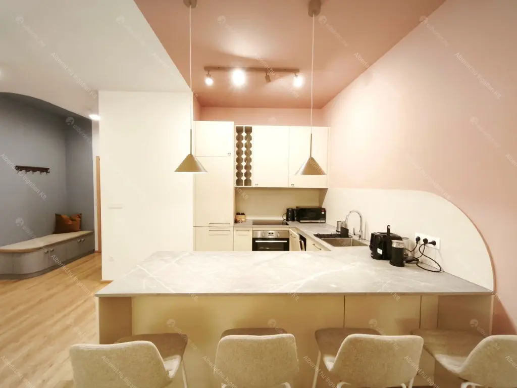 Kiadó albérlet 627000 Ft/hó áron: Budapest, VIII. kerület  Baross utca. Mérete: 72 nm, 3 szobás | Alberlet.hu - 6667381