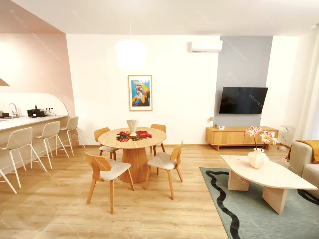 Kiadó albérlet 627000 Ft/hó áron: Budapest, VIII. kerület  Baross utca. Mérete: 72 nm, 3 szobás | Alberlet.hu - 6667383