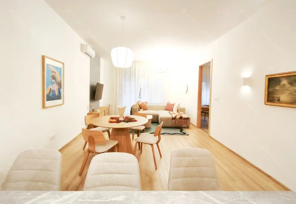 Kiadó albérlet 627000 Ft/hó áron: Budapest, VIII. kerület  Baross utca. Mérete: 72 nm, 3 szobás | Alberlet.hu - 6667393