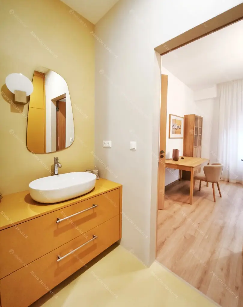 Kiadó albérlet 627000 Ft/hó áron: Budapest, VIII. kerület  Baross utca. Mérete: 72 nm, 3 szobás | Alberlet.hu - 6667396