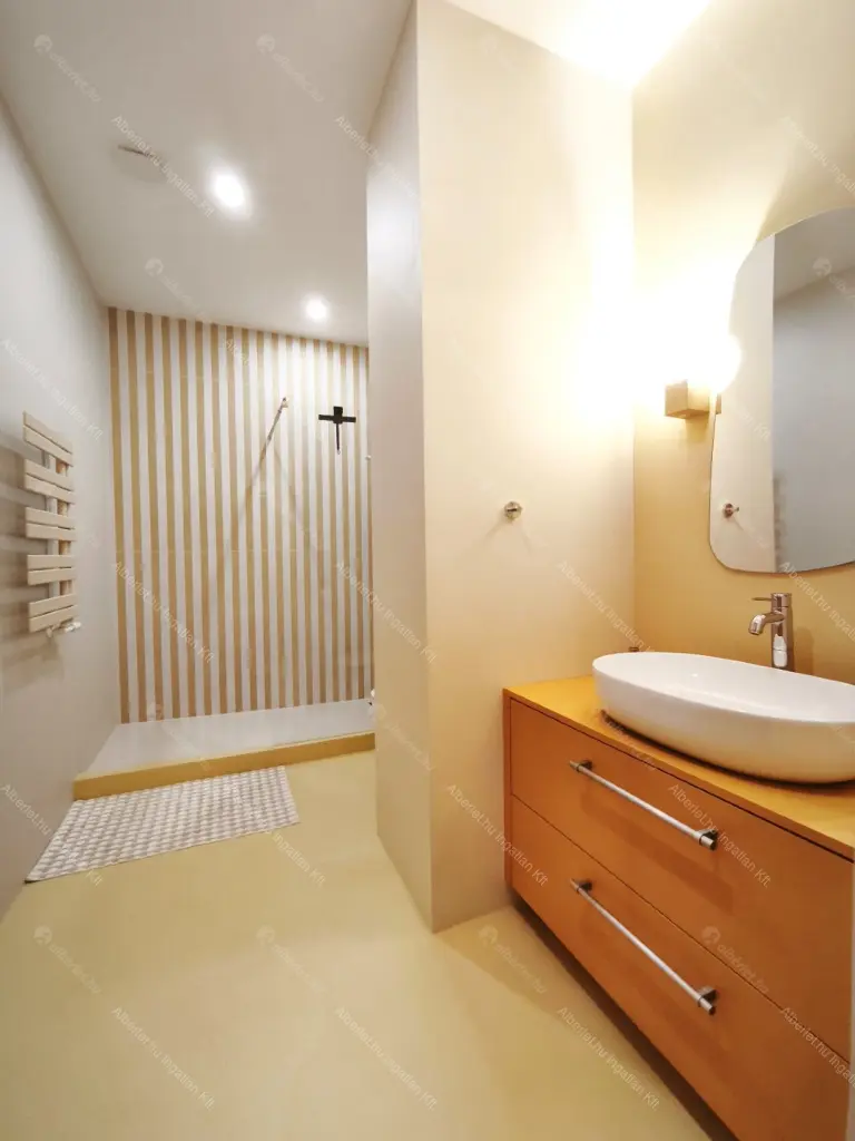 Kiadó albérlet 627000 Ft/hó áron: Budapest, VIII. kerület  Baross utca. Mérete: 72 nm, 3 szobás | Alberlet.hu - 6667398