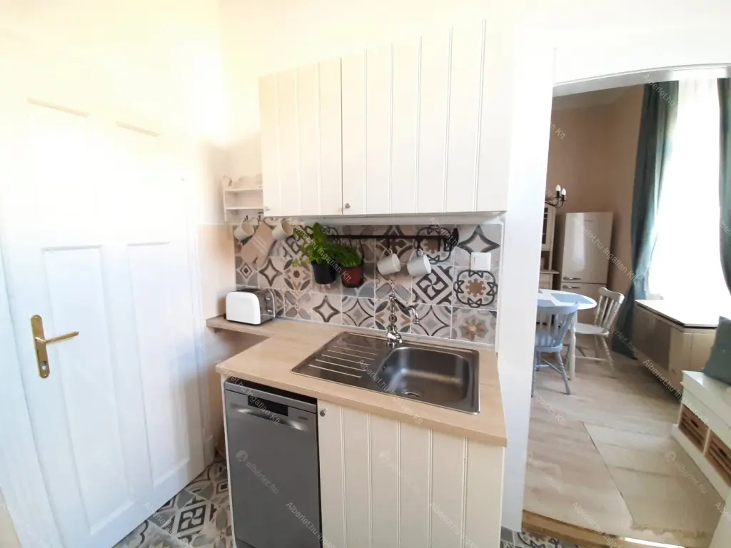 Kiadó albérlet 230000 Ft/hó áron: Budapest, VIII. kerület  Bauer Sándor utca. Mérete: 48 nm, 2 szobás | Alberlet.hu - 6689869