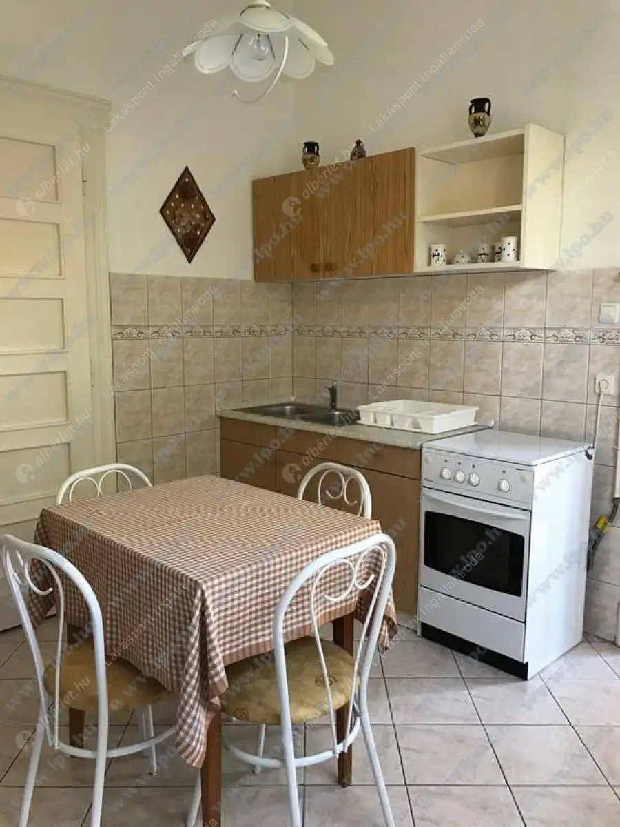 Kiadó albérlet 240000 Ft/hó áron: Budapest, VIII. kerület  Benyovszky Móric utca. Mérete: 60 nm, 2 szobás | Alberlet.hu - 6582673