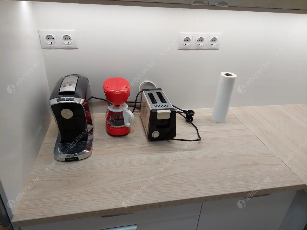 Kiadó albérlet 310000 Ft/hó áron: Budapest, VIII. kerület  Bérkocsis utca. Mérete: 45 nm, 2 szobás | Alberlet.hu - 6632249