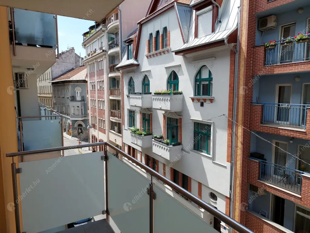 Kiadó albérlet 310000 Ft/hó áron: Budapest, VIII. kerület  Bérkocsis utca. Mérete: 45 nm, 2 szobás | Alberlet.hu - 6632250