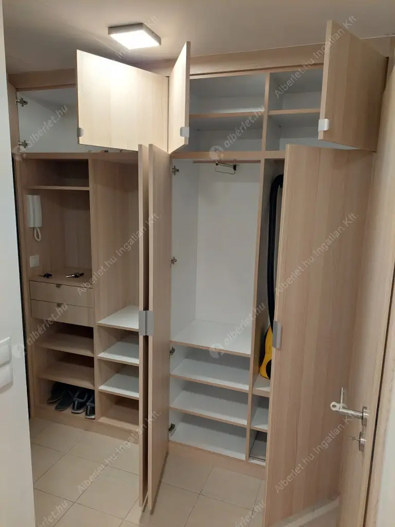 Kiadó albérlet 310000 Ft/hó áron: Budapest, VIII. kerület  Bérkocsis utca. Mérete: 45 nm, 2 szobás | Alberlet.hu - 6632261