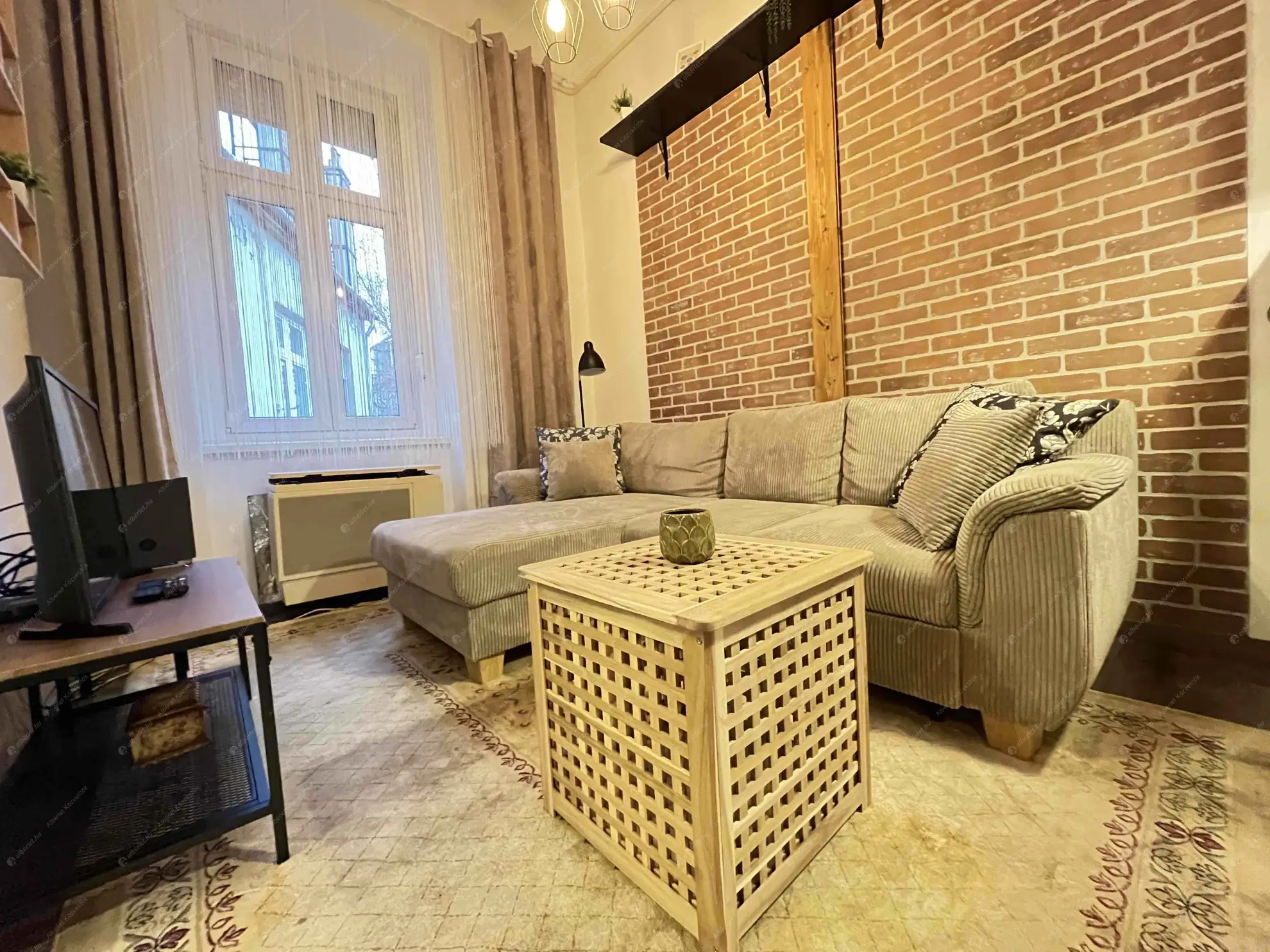 Kiadó albérlet 225000 Ft/hó áron: Budapest, VIII. kerület  Berzsenyi utca. Mérete: 35 nm, 2 szobás | Alberlet.hu - 6604685