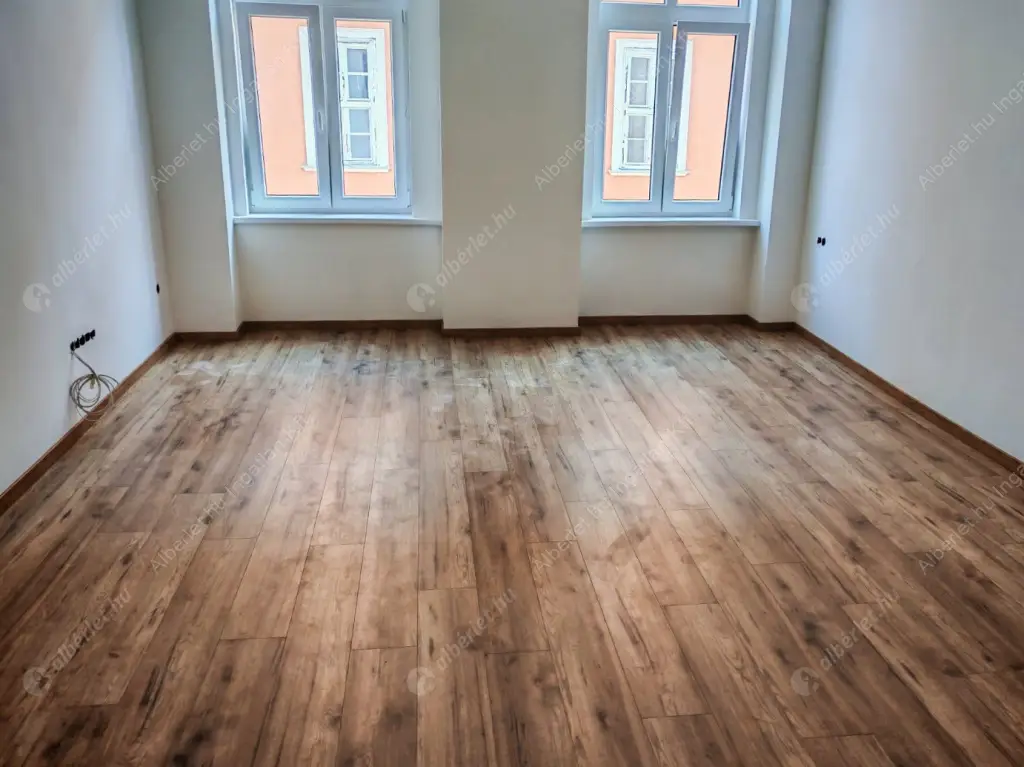 Kiadó albérlet 250000 Ft/hó áron: Budapest, VIII. kerület  Bródy Sándor utca. Mérete: 38 nm, 1 szobás | Alberlet.hu - 6563829