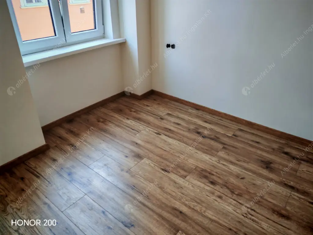 Kiadó albérlet 250000 Ft/hó áron: Budapest, VIII. kerület  Bródy Sándor utca. Mérete: 38 nm, 1 szobás | Alberlet.hu - 6563830