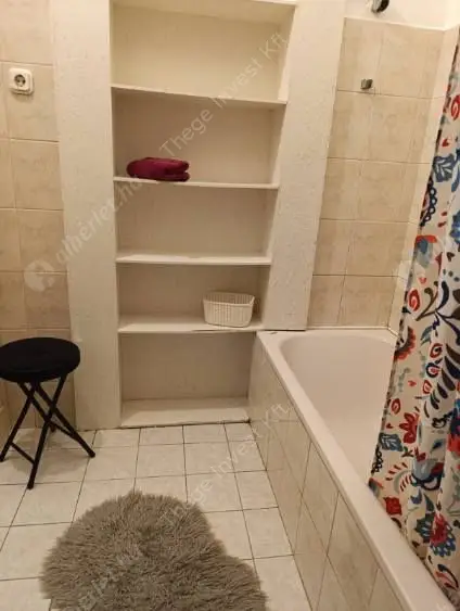 Kiadó albérlet 255000 Ft/hó áron: Budapest, VIII. kerület  Bródy Sándor utca. Mérete: 49 nm, 2 szobás | Alberlet.hu - 6569098