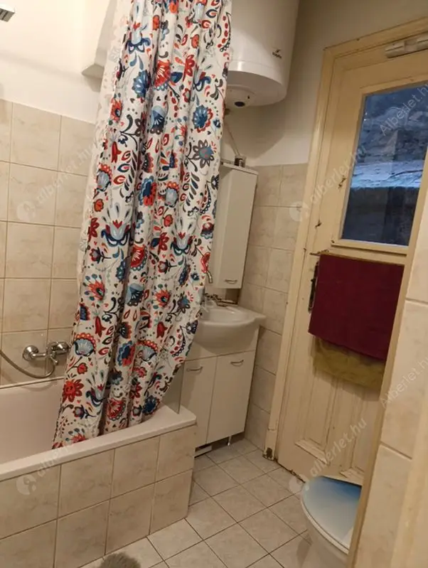 Kiadó albérlet 255000 Ft/hó áron: Budapest, VIII. kerület  Bródy Sándor utca. Mérete: 49 nm, 1 szobás | Alberlet.hu - 6576956