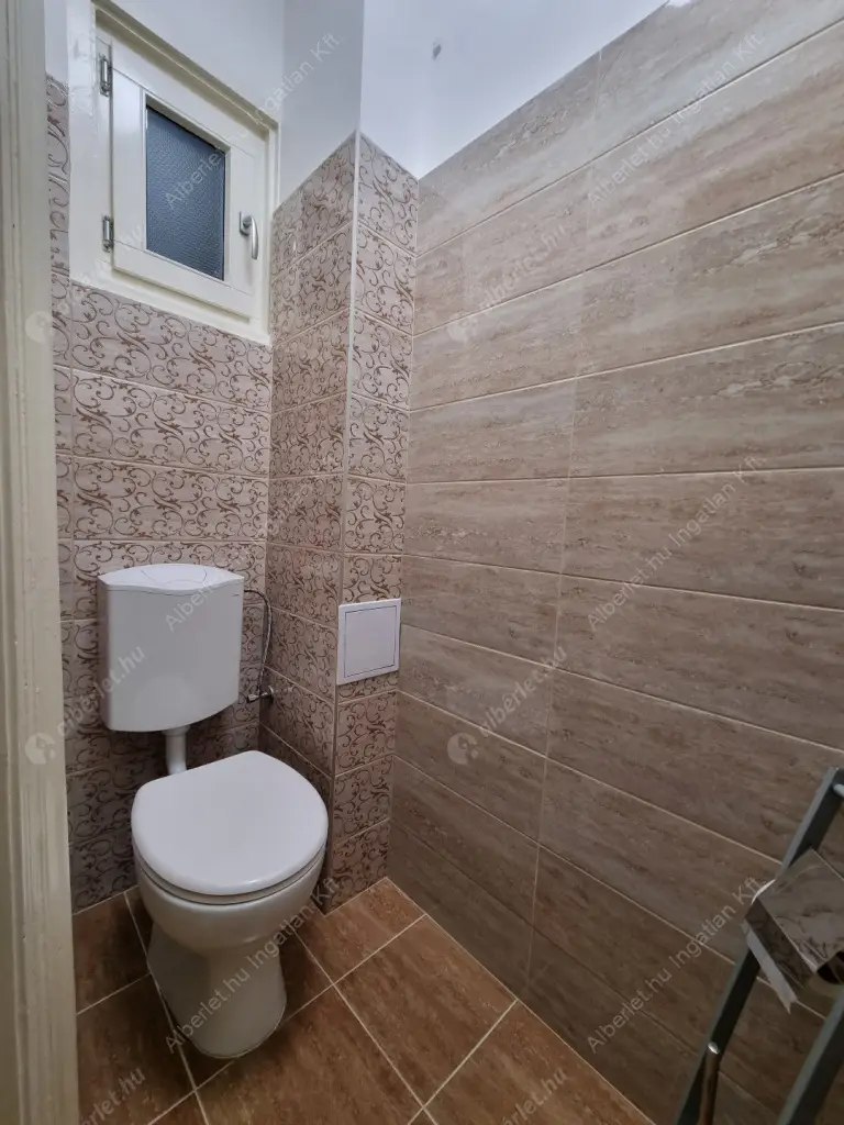 Kiadó albérlet 300000 Ft/hó áron: Budapest, VIII. kerület  Bródy Sándor utca. Mérete: 80 nm, 2 szobás | Alberlet.hu - 6606469