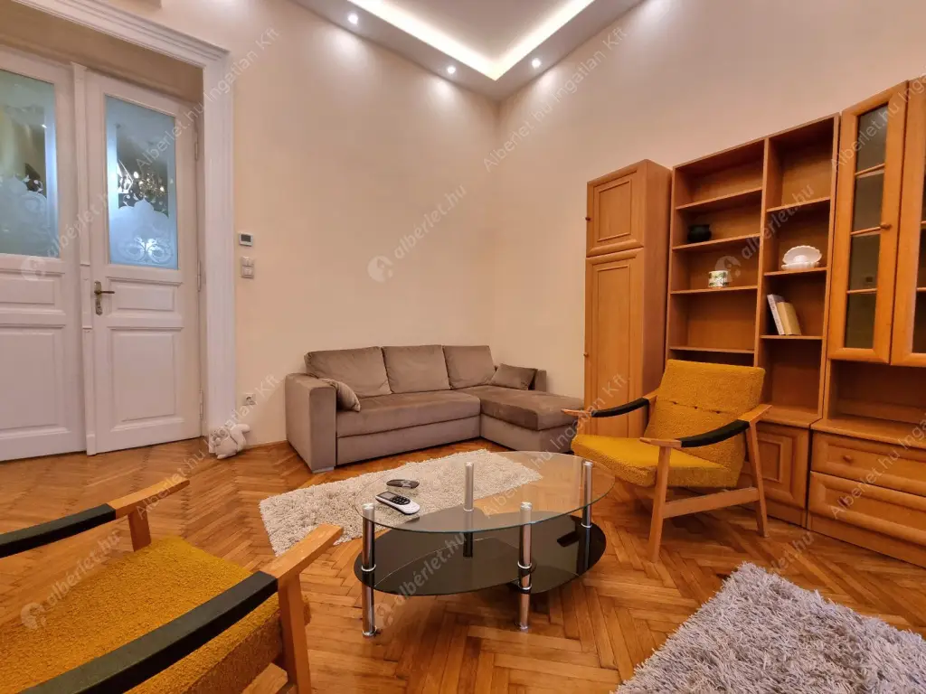 Kiadó albérlet 300000 Ft/hó áron: Budapest, VIII. kerület  Bródy Sándor utca. Mérete: 80 nm, 2 szobás | Alberlet.hu - 6606474