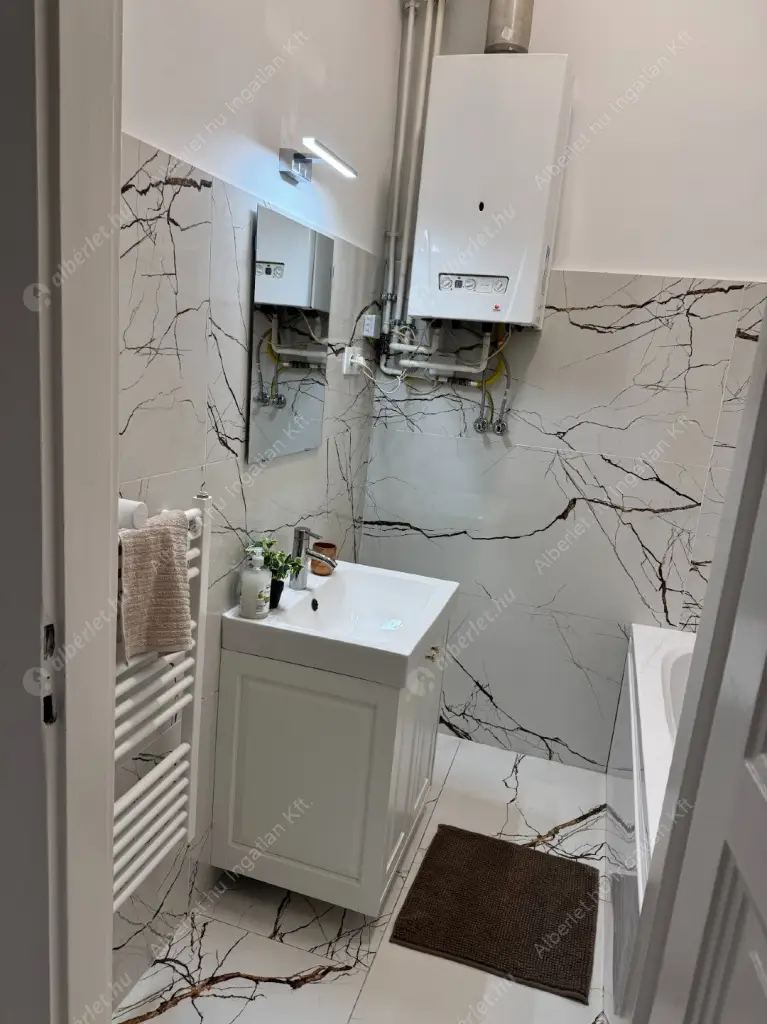 Kiadó albérlet 499000 Ft/hó áron: Budapest, VIII. kerület  Bródy Sándor utca. Mérete: 89 nm, 3 szobás | Alberlet.hu - 6517453