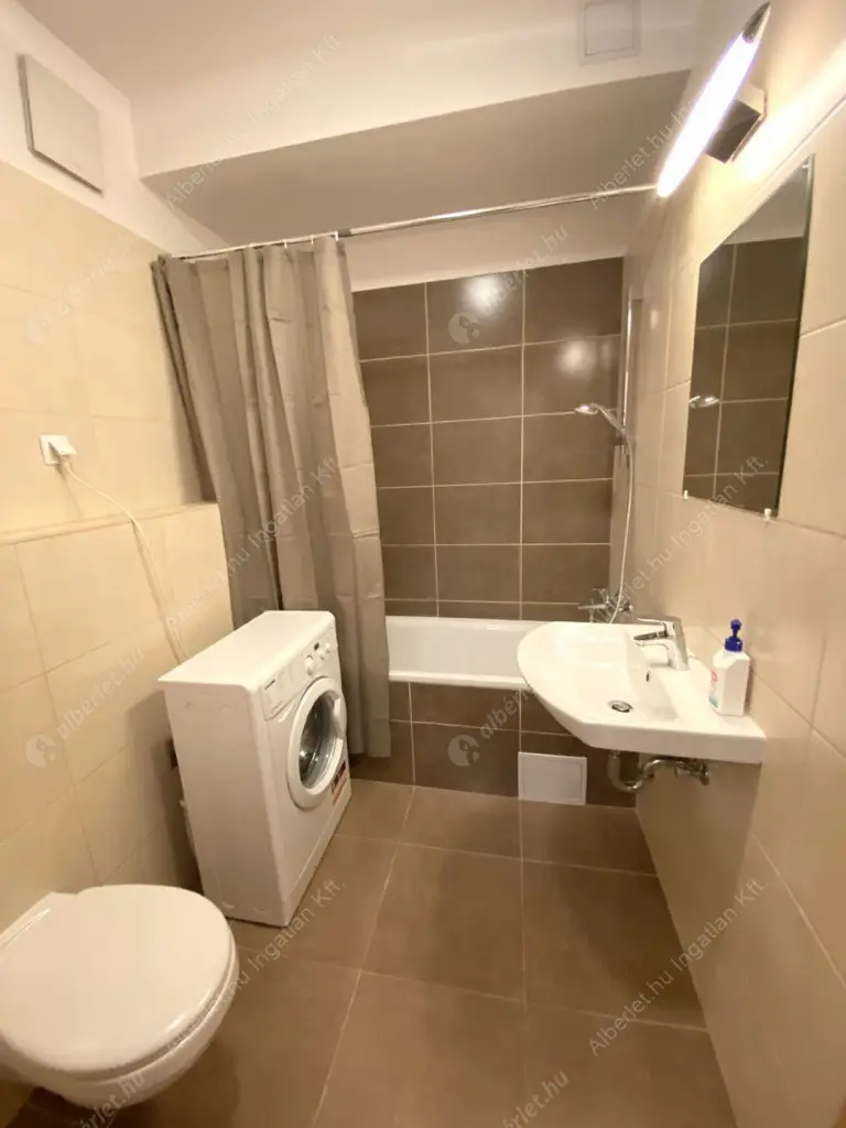 Kiadó albérlet 244000 Ft/hó áron: Budapest, VIII. kerület  Corvin sétány. Mérete: 30 nm, 1 szobás | Alberlet.hu - 6601120