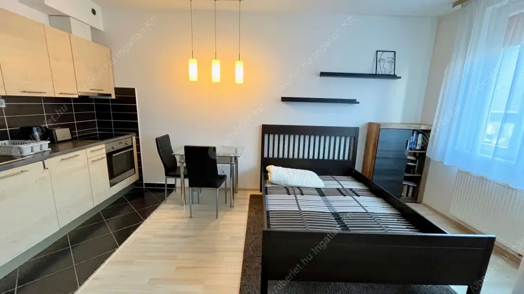 Kiadó albérlet 220000 Ft/hó áron: Budapest, VIII. kerület  Corvin sétány. Mérete: 30 nm, 1 szobás | Alberlet.hu - 6635325