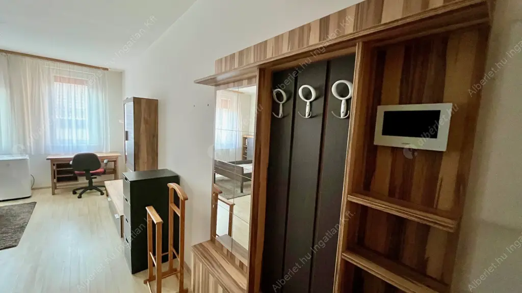 Kiadó albérlet 220000 Ft/hó áron: Budapest, VIII. kerület  Corvin sétány. Mérete: 30 nm, 1 szobás | Alberlet.hu - 6635330