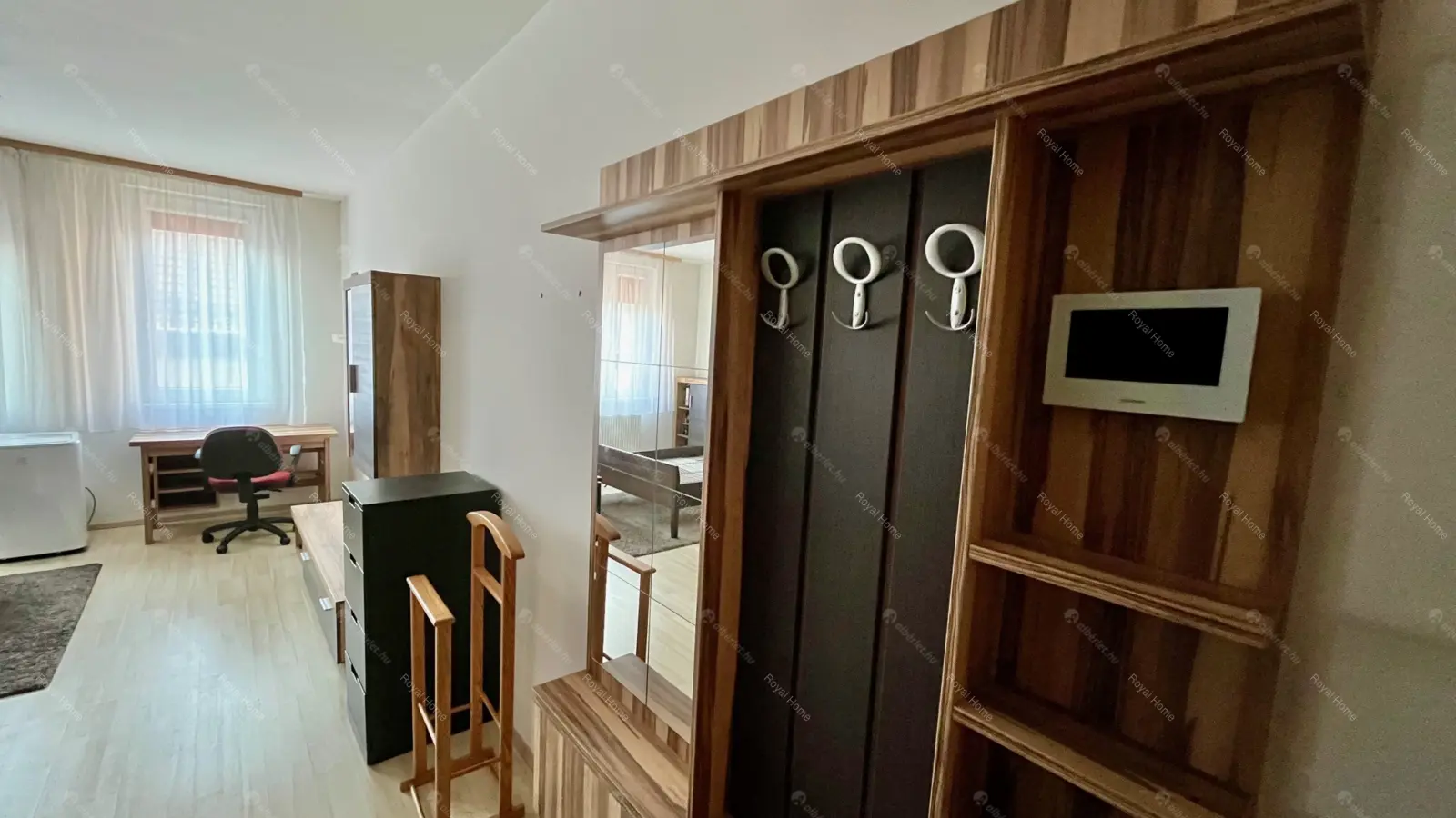 Kiadó albérlet 220000 Ft/hó áron: Budapest, VIII. kerület  Corvin sétány. Mérete: 30 nm, 1 szobás | Alberlet.hu - 6656922