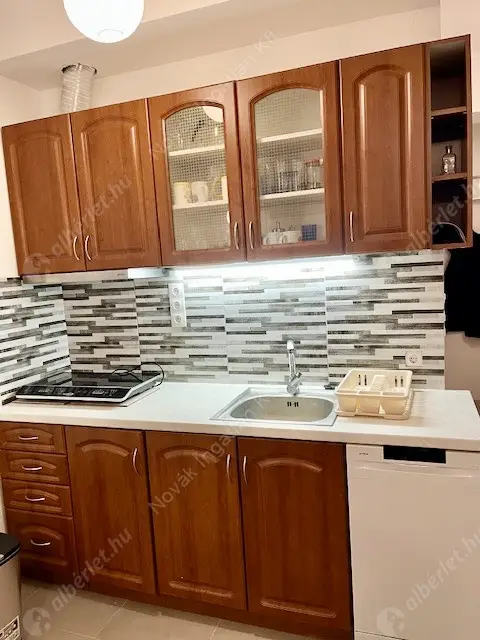 Kiadó albérlet 220000 Ft/hó áron: Budapest, VIII. kerület  Corvin sétány. Mérete: 32 nm, 1 szobás | Alberlet.hu - 6632402