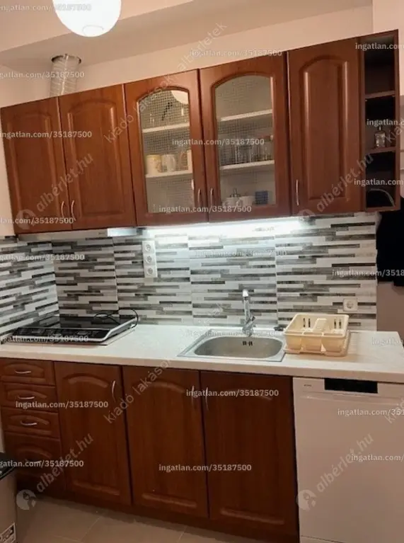 Kiadó albérlet 220000 Ft/hó áron: Budapest, VIII. kerület  Corvin sétány. Mérete: 32 nm, 1 szobás | Alberlet.hu - 6634624