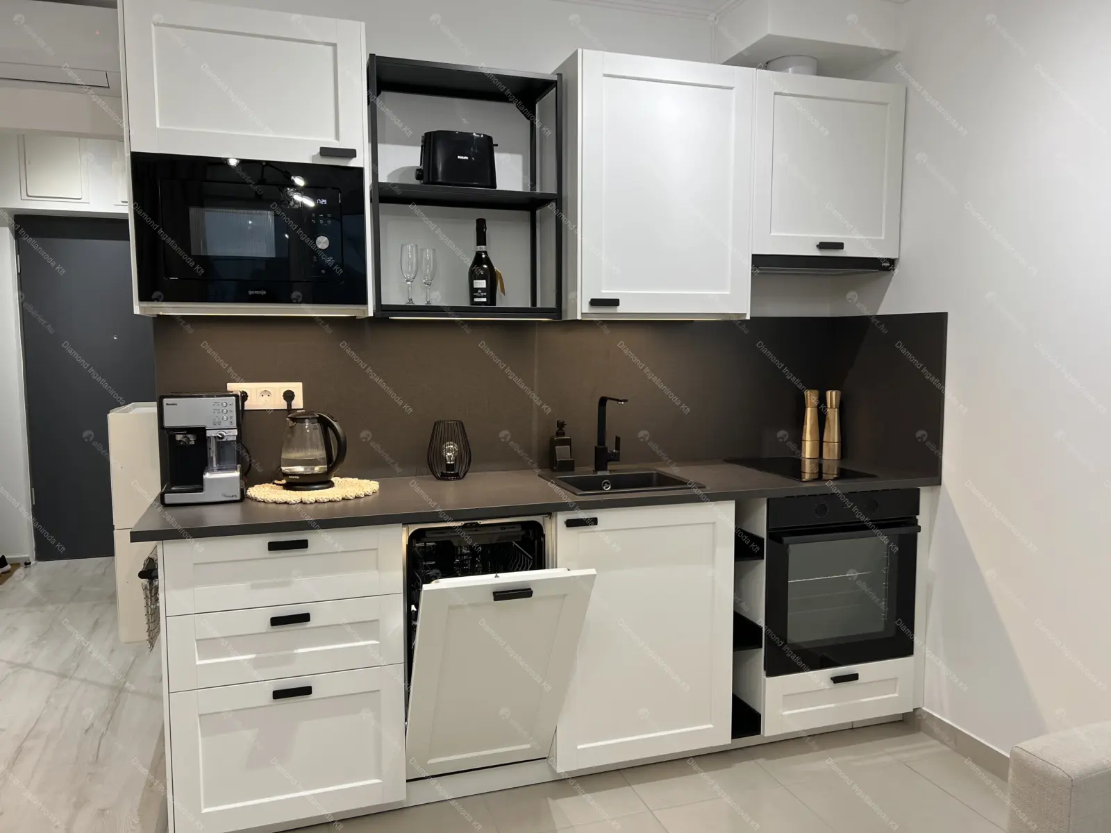 Kiadó albérlet 270000 Ft/hó áron: Budapest, VIII. kerület  Corvin sétány. Mérete: 35 nm, 1 szobás | Alberlet.hu - 6703342