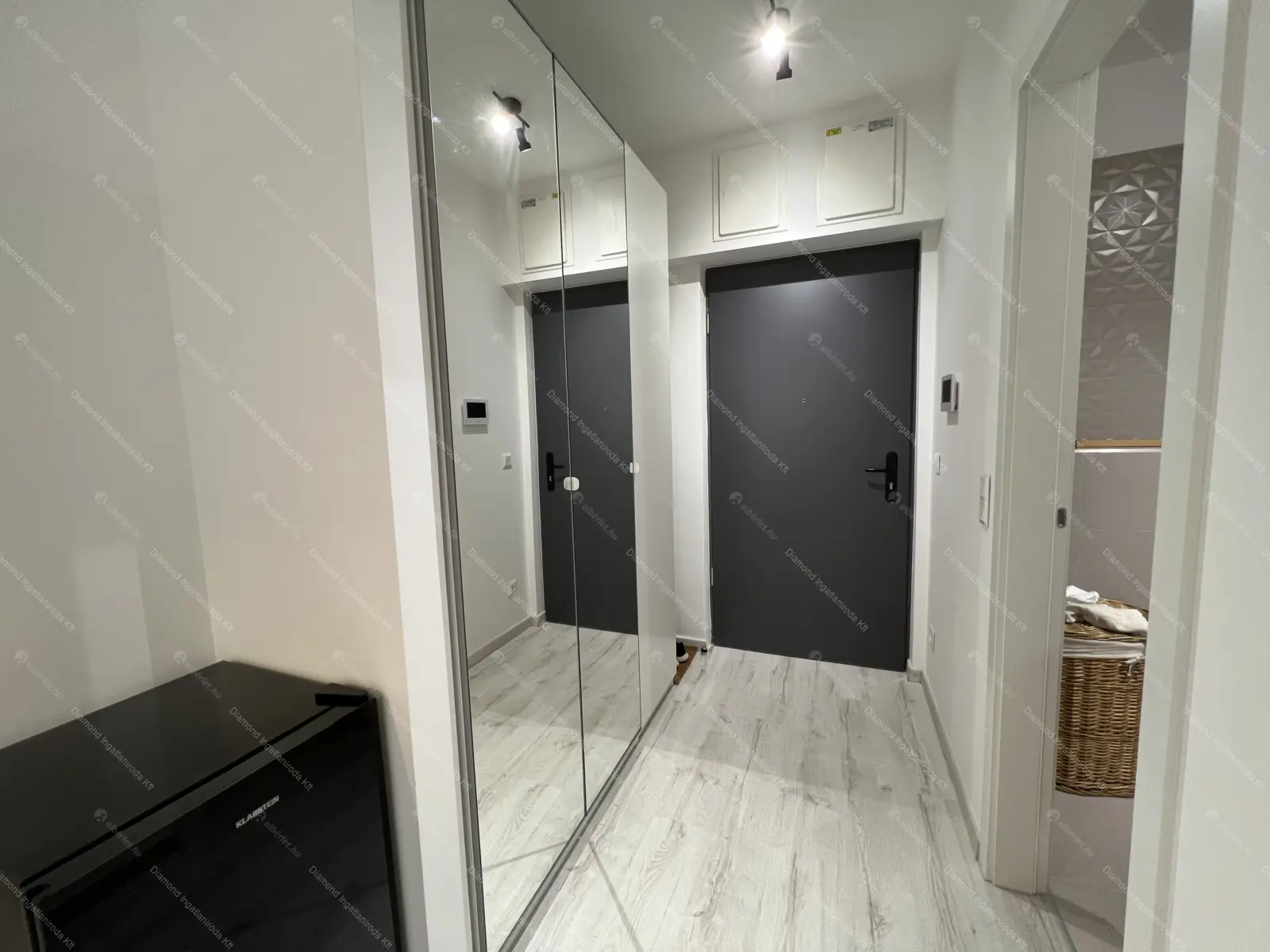 Kiadó albérlet 270000 Ft/hó áron: Budapest, VIII. kerület  Corvin sétány. Mérete: 35 nm, 1 szobás | Alberlet.hu - 6703344