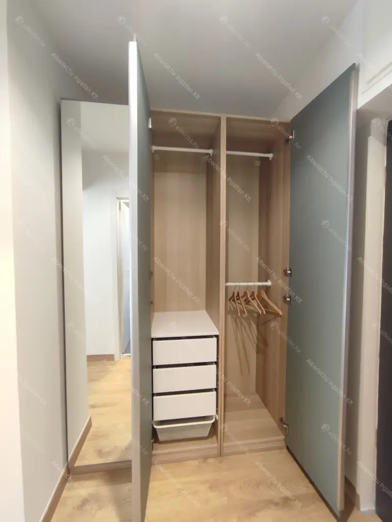 Kiadó albérlet 220000 Ft/hó áron: Budapest, VIII. kerület  Corvin sétány. Mérete: 36 nm, 1 szobás | Alberlet.hu - 6676184