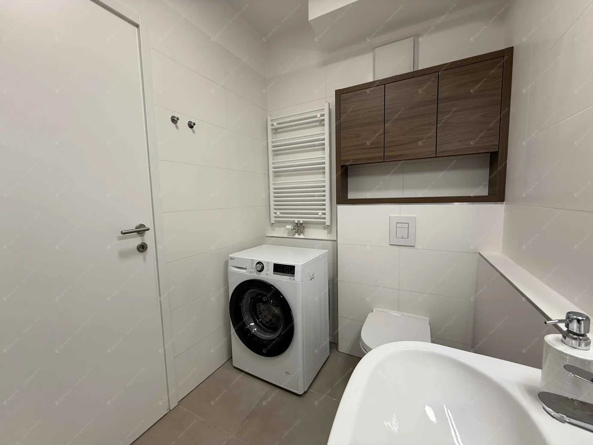 Kiadó albérlet 300000 Ft/hó áron: Budapest, VIII. kerület  Corvin sétány. Mérete: 38 nm, 1 szobás | Alberlet.hu - 6545199