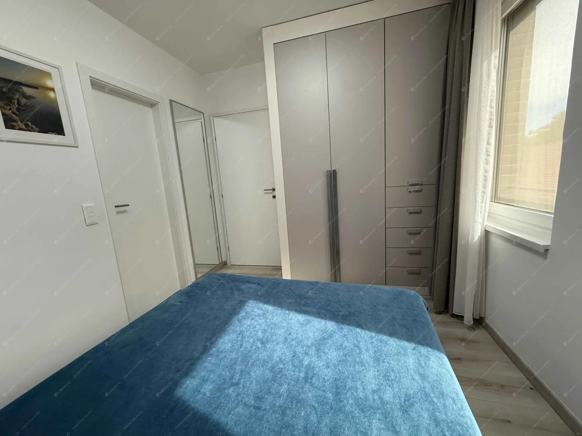 Kiadó albérlet 300000 Ft/hó áron: Budapest, VIII. kerület  Corvin sétány. Mérete: 38 nm, 1 szobás | Alberlet.hu - 6545203