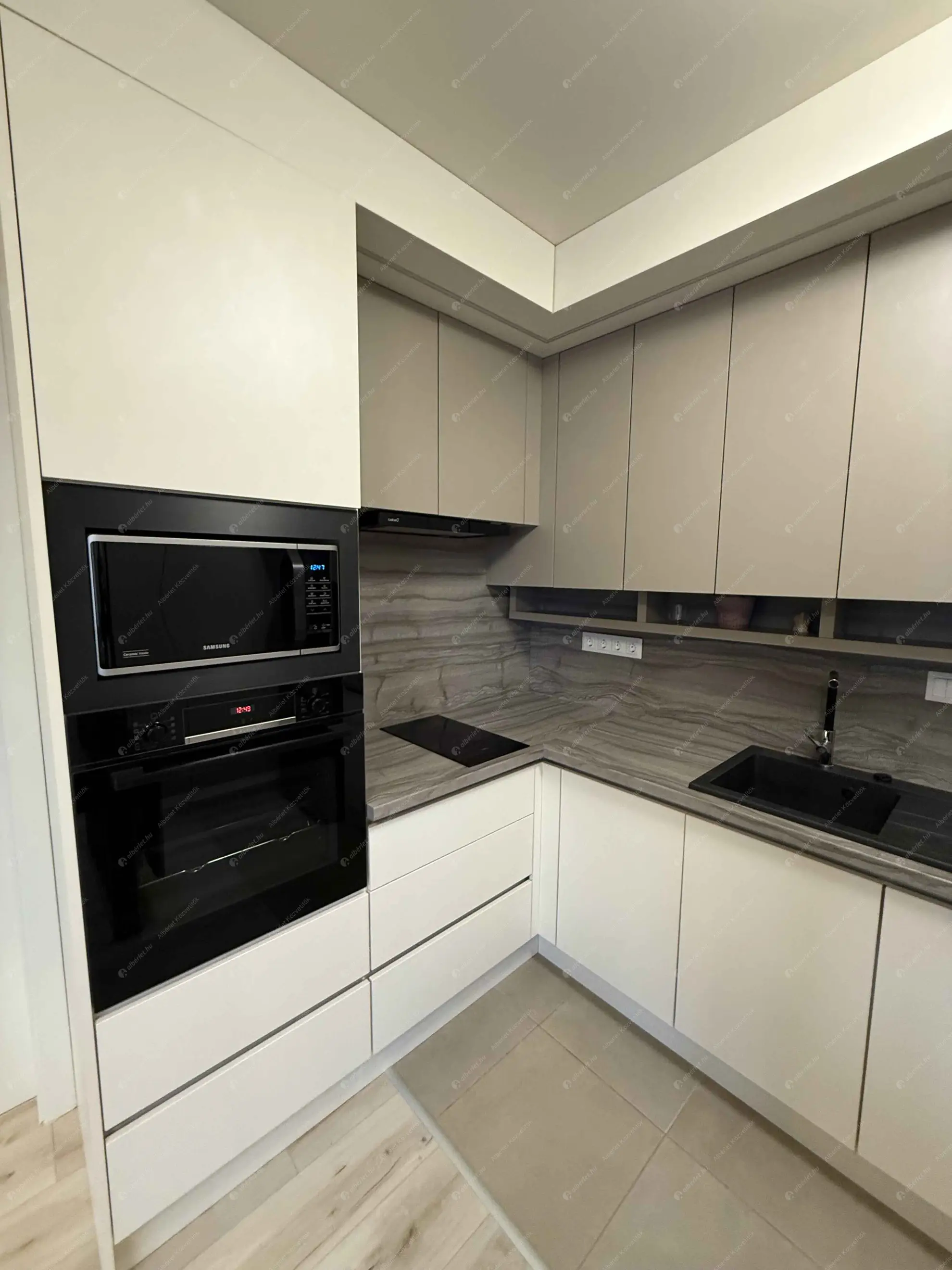 Kiadó albérlet 300000 Ft/hó áron: Budapest, VIII. kerület  Corvin sétány. Mérete: 38 nm, 1 szobás | Alberlet.hu - 6545206