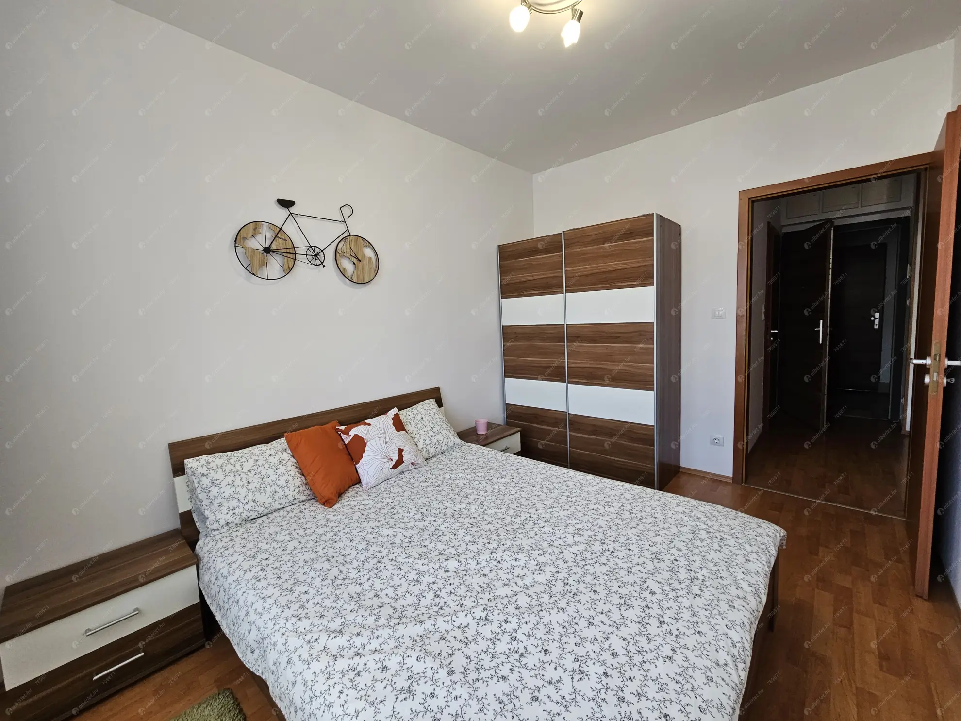 Kiadó albérlet 267000 Ft/hó áron: Budapest, VIII. kerület  Corvin sétány. Mérete: 39 nm, 2 szobás | Alberlet.hu - 6562696