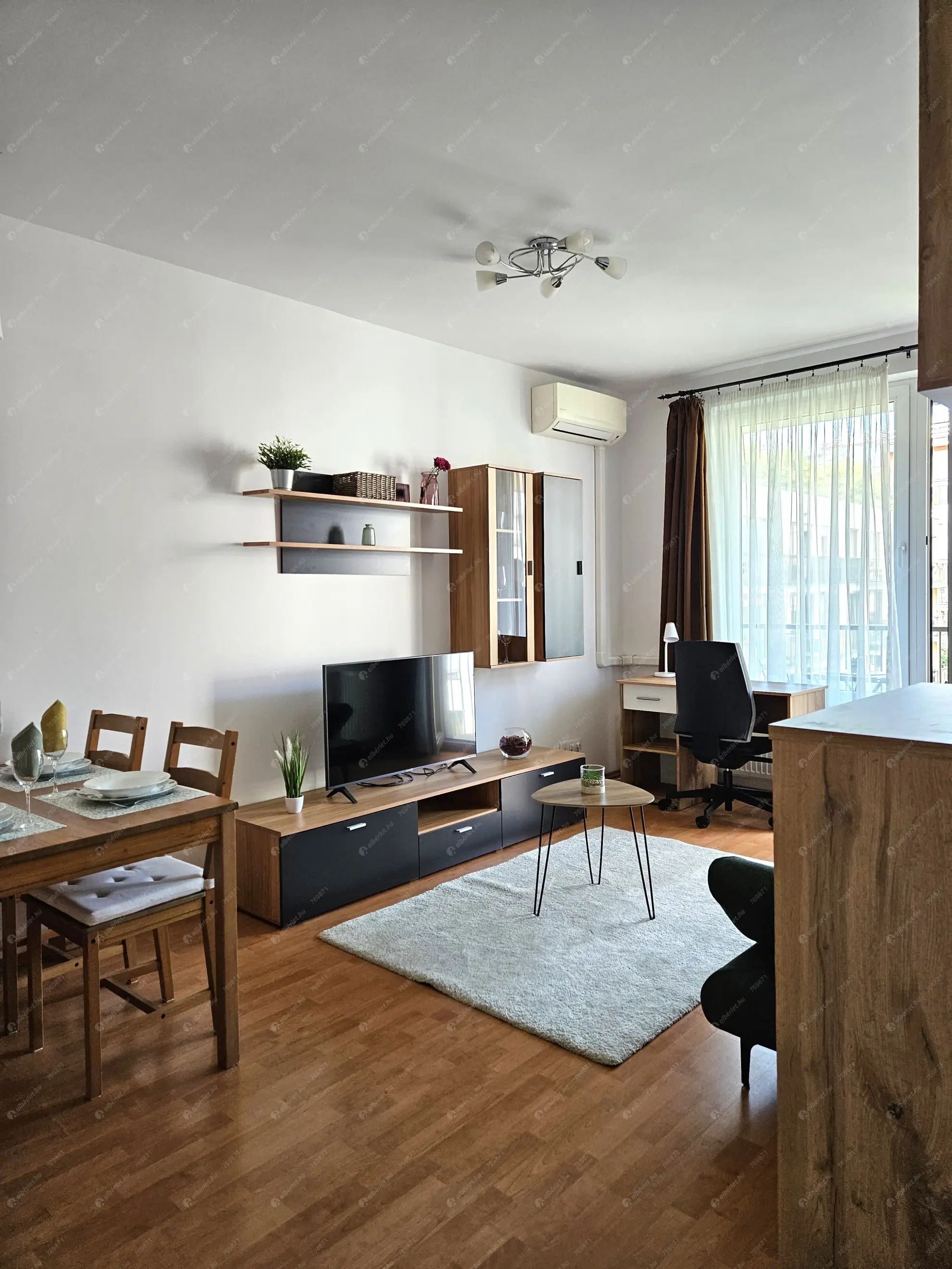 Kiadó albérlet 267000 Ft/hó áron: Budapest, VIII. kerület  Corvin sétány. Mérete: 39 nm, 2 szobás | Alberlet.hu - 6562700