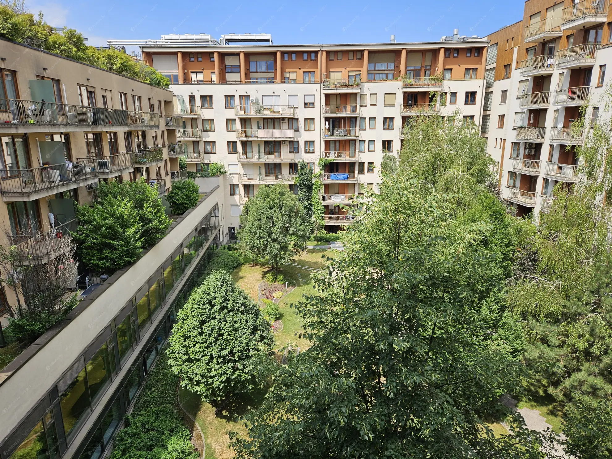 Kiadó albérlet 267000 Ft/hó áron: Budapest, VIII. kerület  Corvin sétány. Mérete: 39 nm, 2 szobás | Alberlet.hu - 6562701